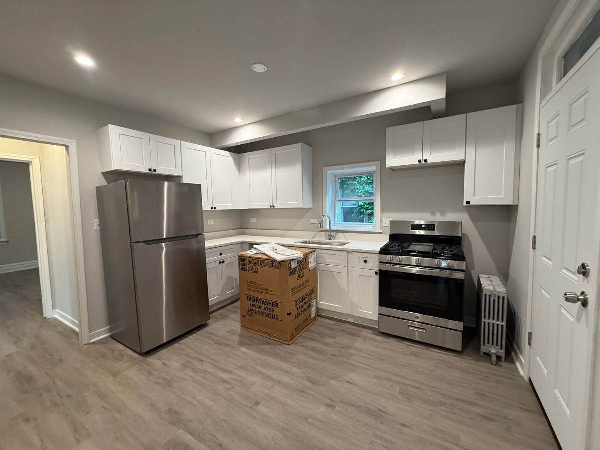 Apartment for rent at 6648 19th St, Berwyn, IL 60402
