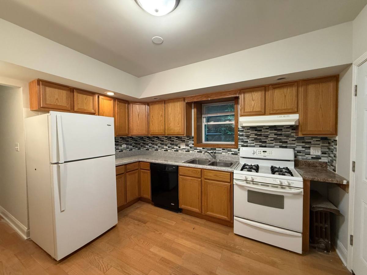 Apartment for rent at 6648 19th St, Berwyn, IL 60402
