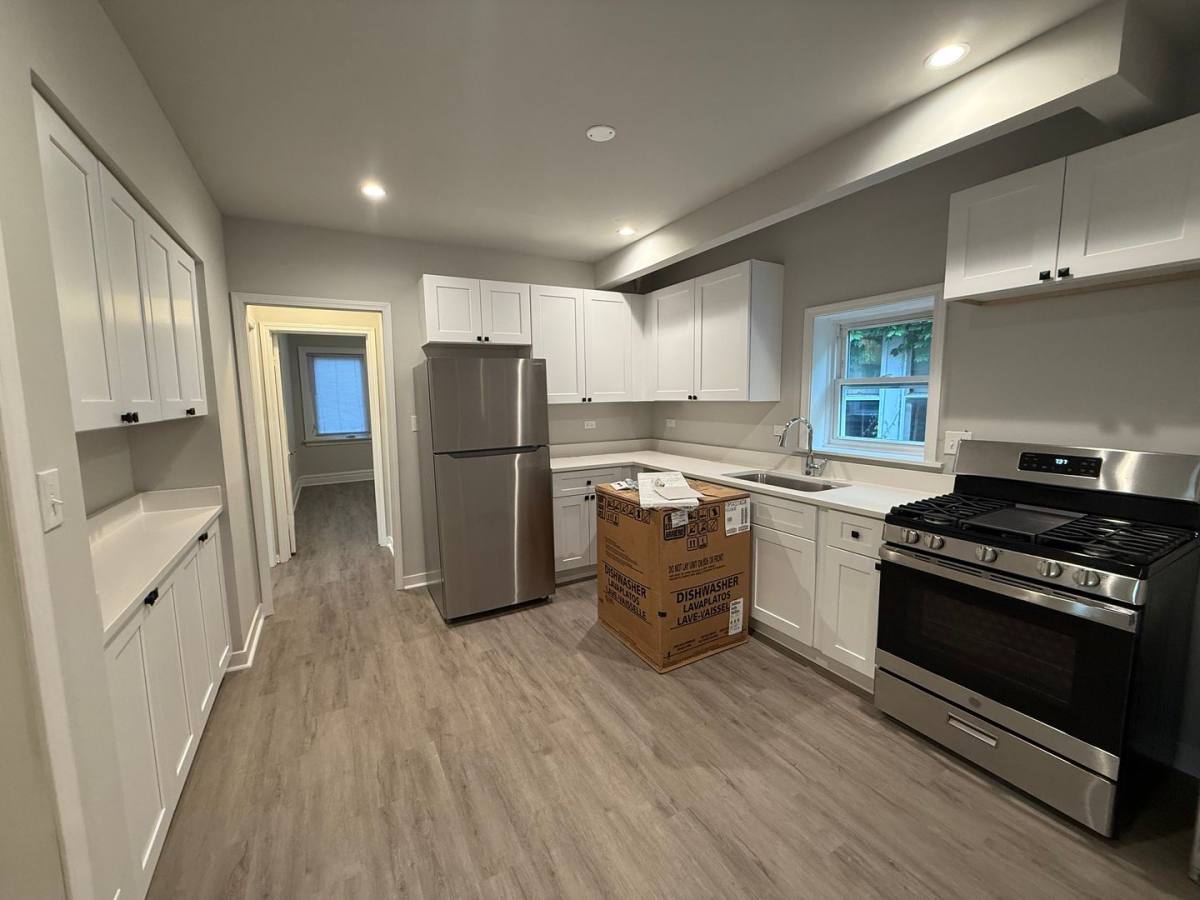 Apartment for rent at 6648 19th St, Berwyn, IL 60402