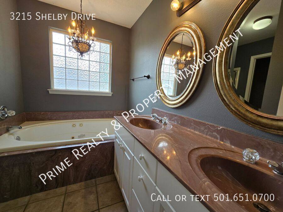 House for rent at 3215 Shelby Dr, Benton, AR 72015