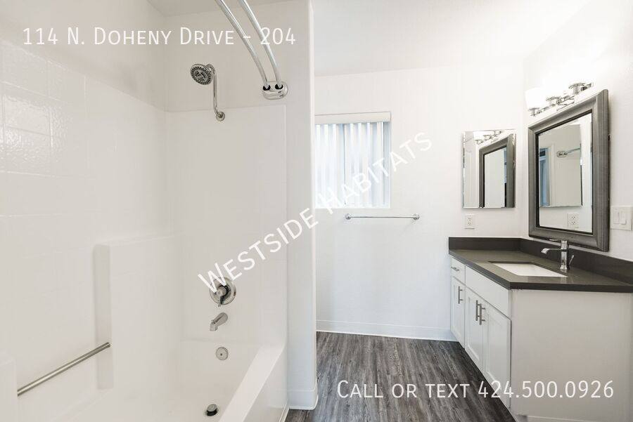 Apartment for rent at 114 N Doheny Dr #204, Los Angeles, CA 90048