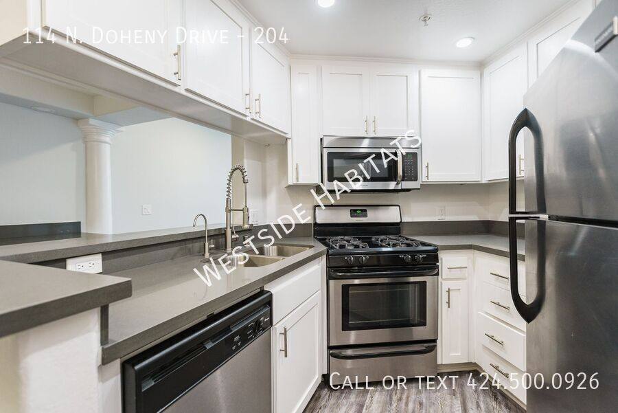 Apartment for rent at 114 N Doheny Dr #204, Los Angeles, CA 90048