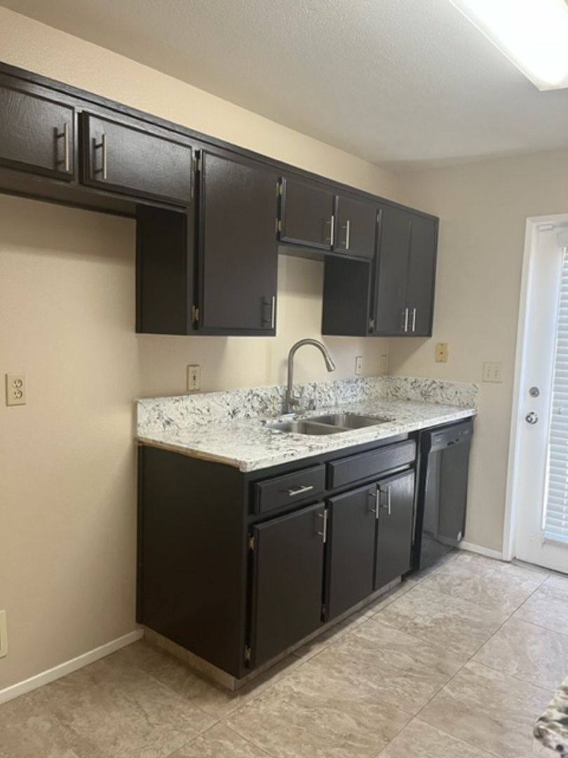 Apartment for rent at 3104 Brookfield Loop, Bakersfield, CA 93311