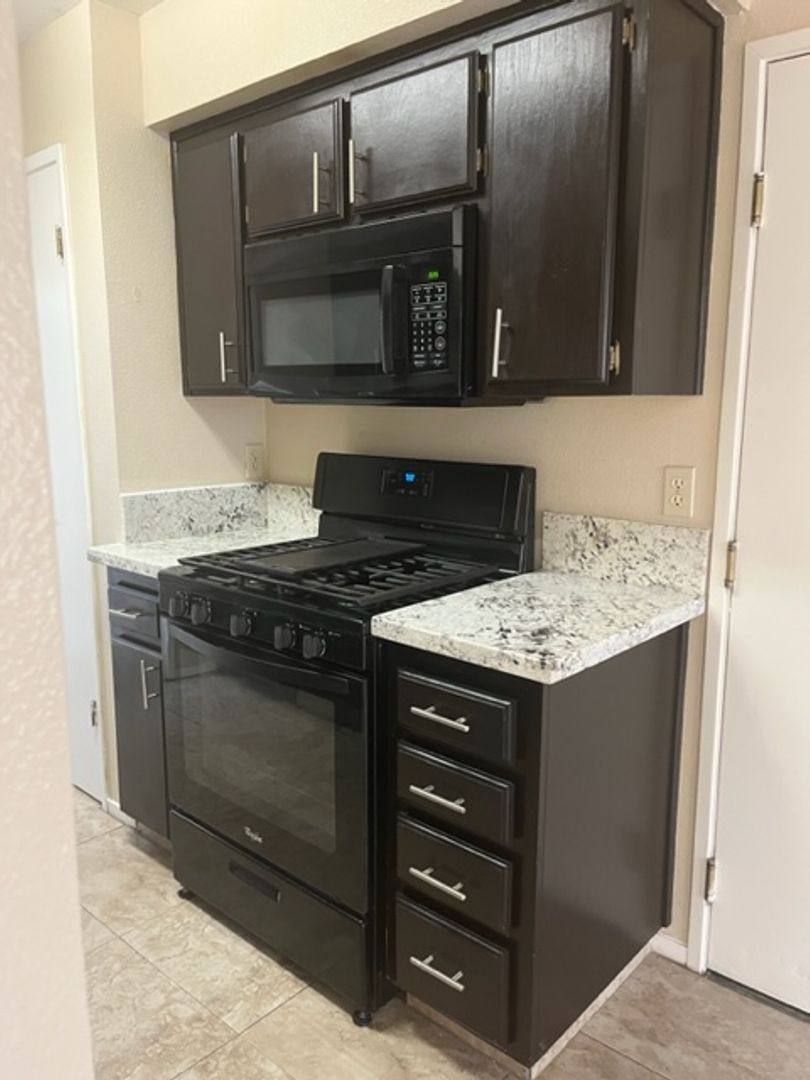 Apartment for rent at 3104 Brookfield Loop, Bakersfield, CA 93311