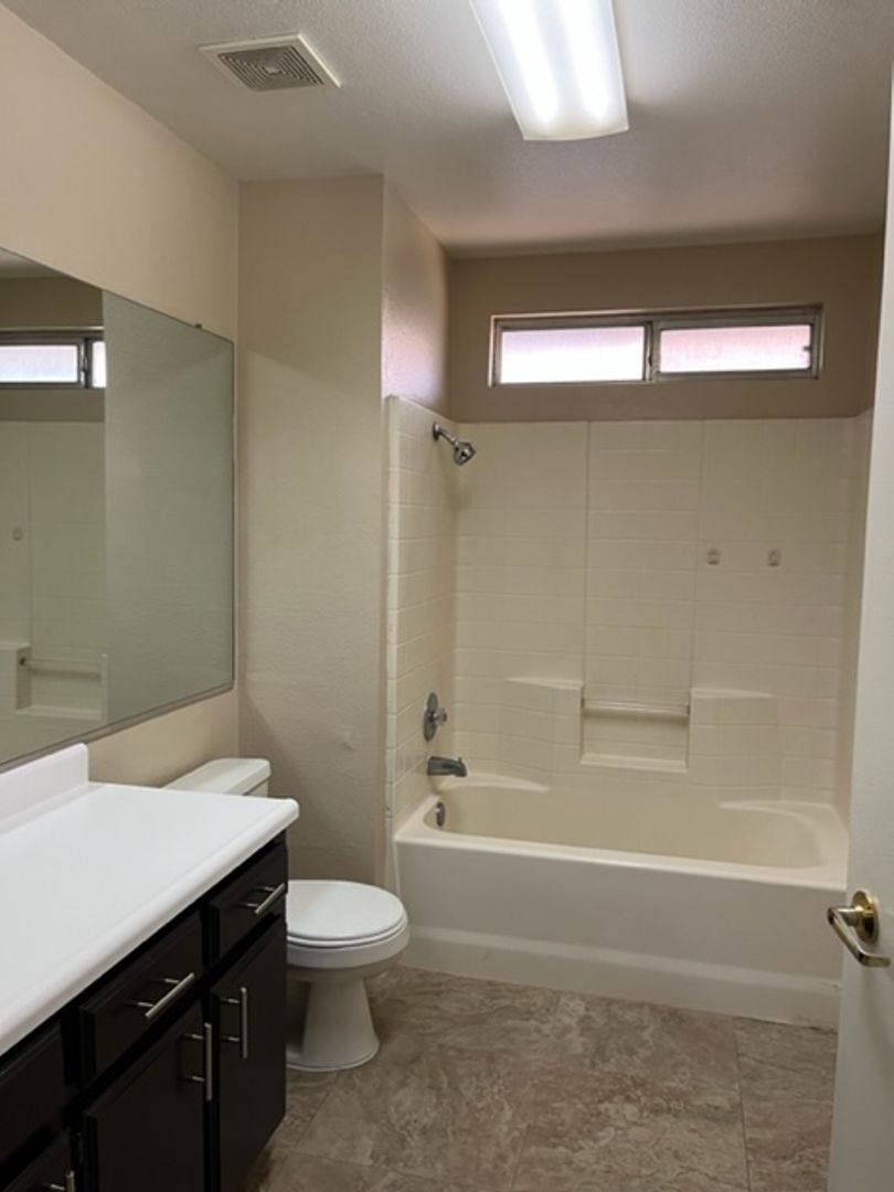 Apartment for rent at 3104 Brookfield Loop, Bakersfield, CA 93311