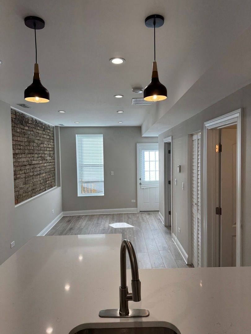 Apartment for rent at 1633 N Honore #2F, Chicago, IL 60622