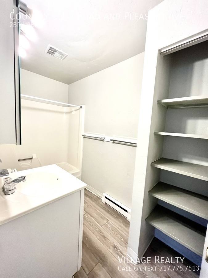 Apartment for rent at 611 Country Club Rd #B, Red Lion, PA 17356