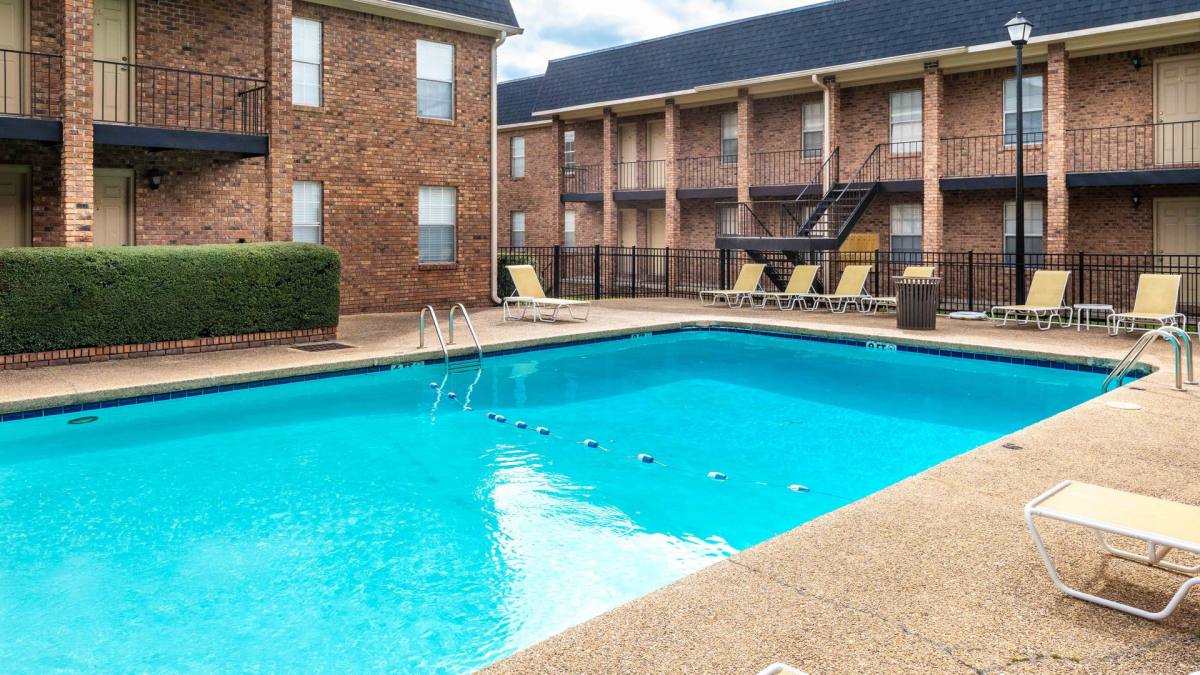 Apartment for rent at 111 N 33rd Ave #E13, Hattiesburg, MS 39401