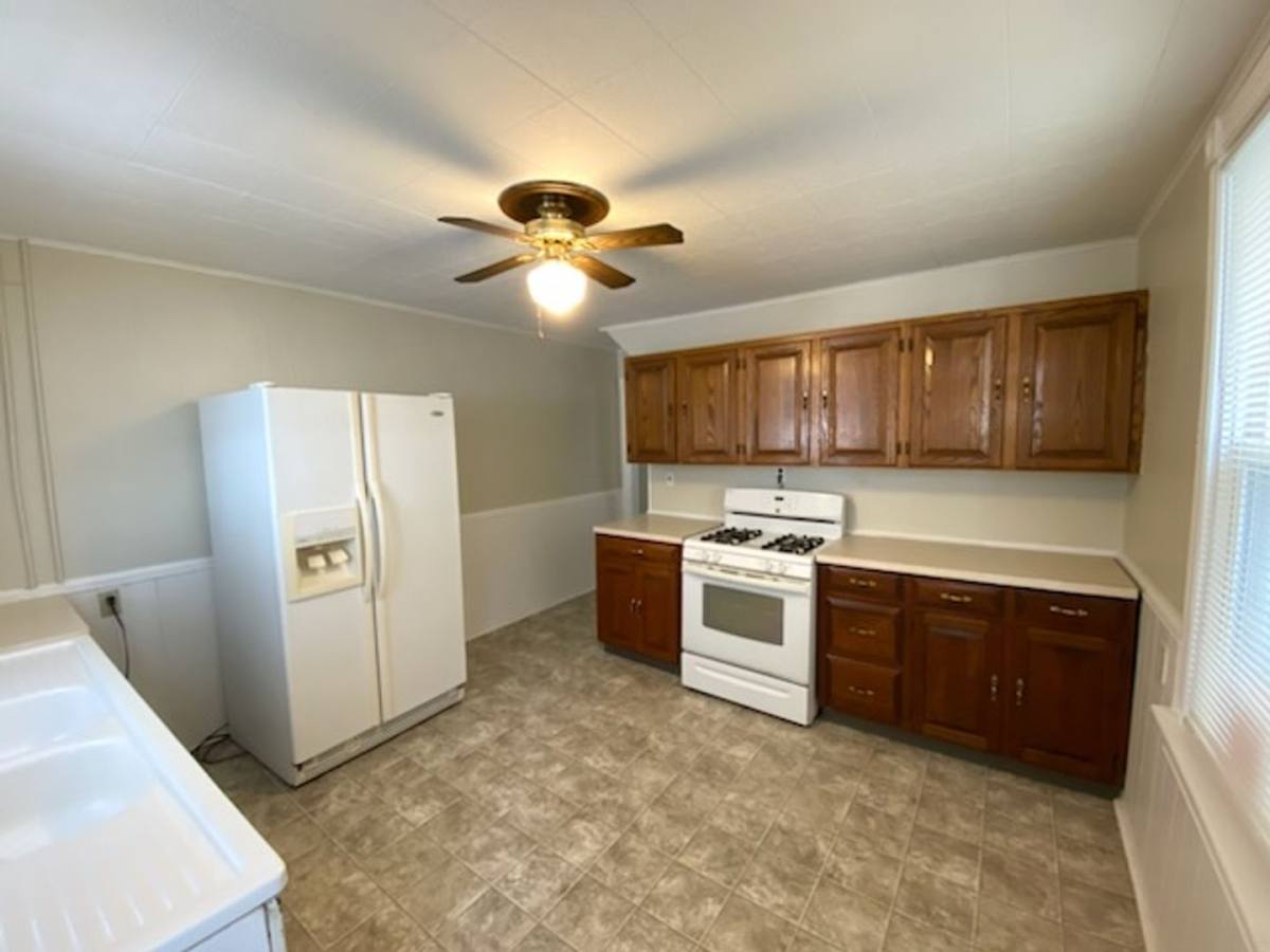 Townhouse for rent at 912 Salem Ave, Hagerstown, MD 21740