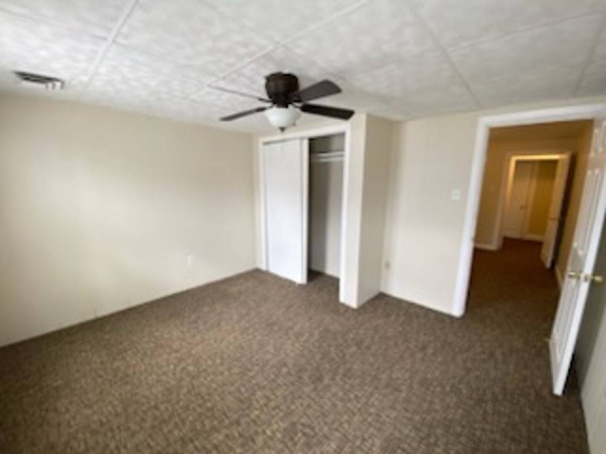 Townhouse for rent at 912 Salem Ave, Hagerstown, MD 21740