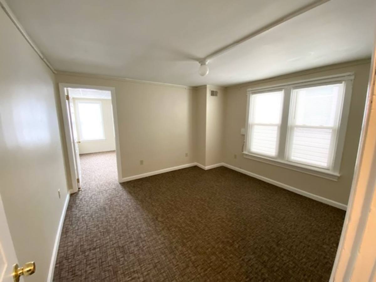 Townhouse for rent at 912 Salem Ave, Hagerstown, MD 21740