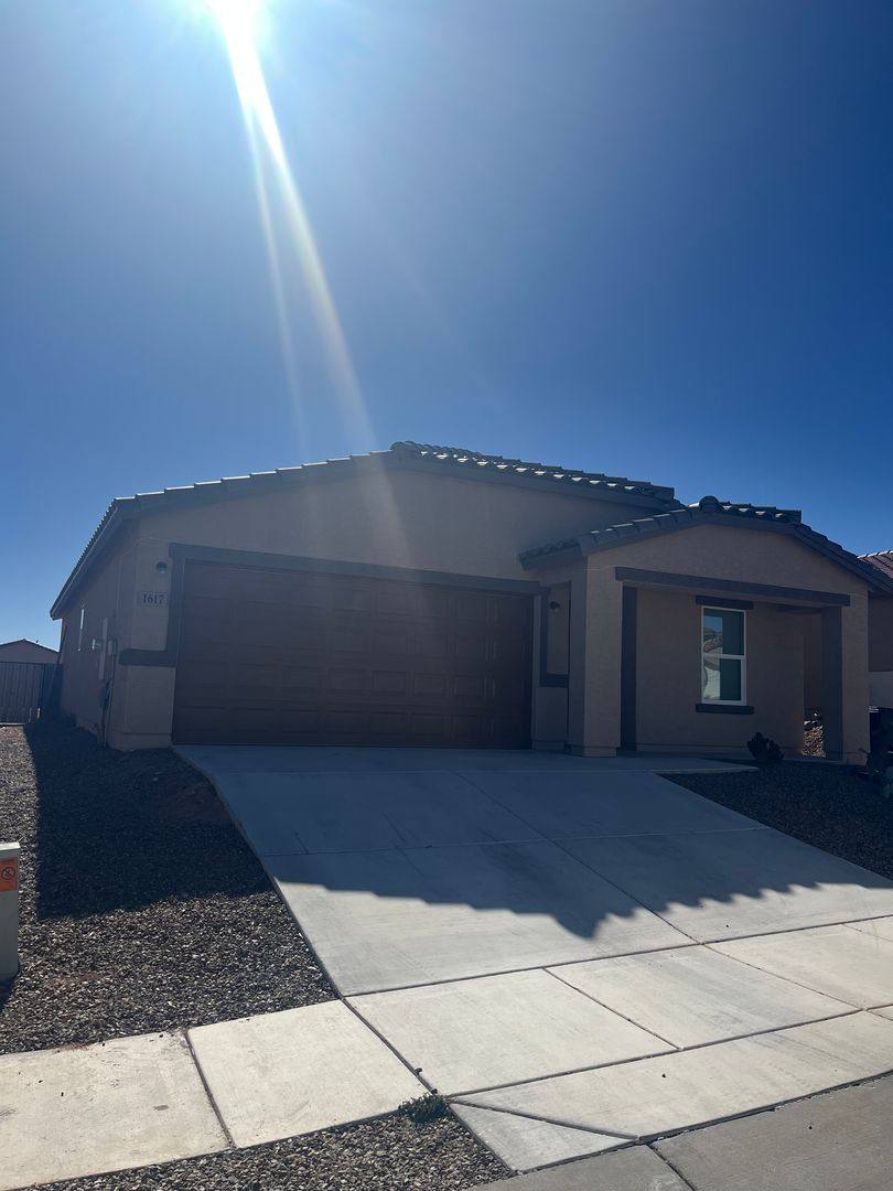 House for rent at 1617 W Cottonwood Bluffs Dr, Benson, AZ 85602