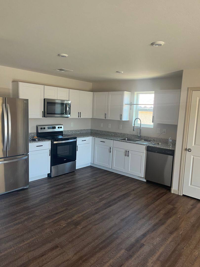 House for rent at 1617 W Cottonwood Bluffs Dr, Benson, AZ 85602