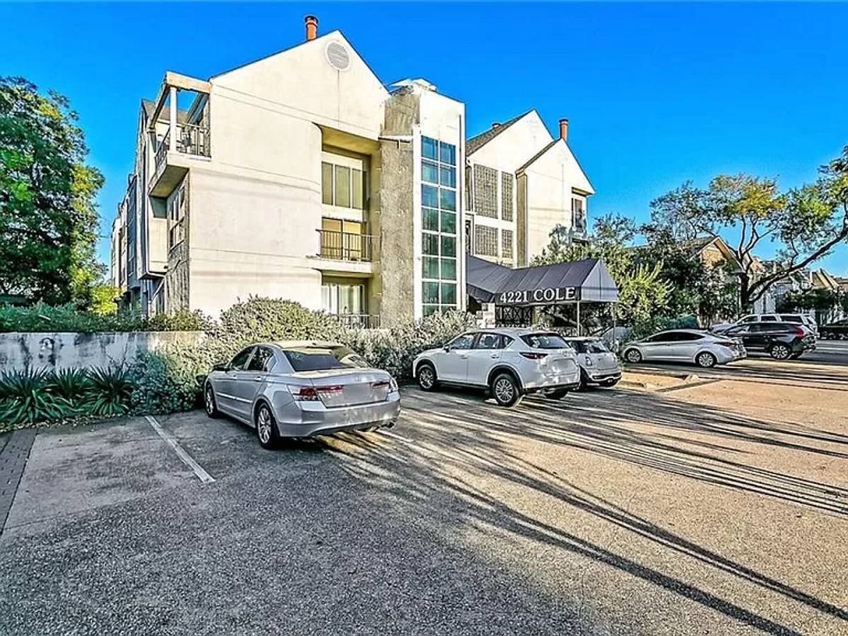 Apartment for rent at 4221 Cole Ave, Dallas, TX 75205