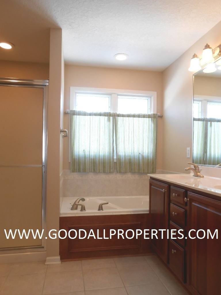 House for rent at 14405 Clearview Lane, Urbandale, IA 50323
