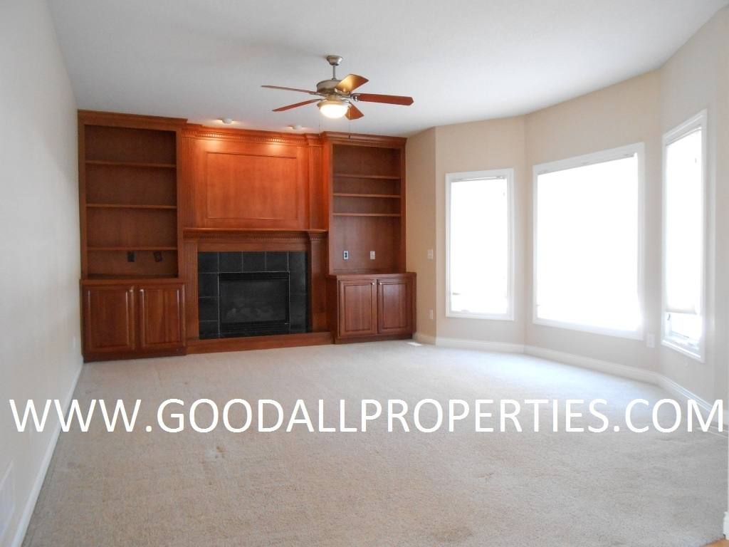 House for rent at 14405 Clearview Lane, Urbandale, IA 50323