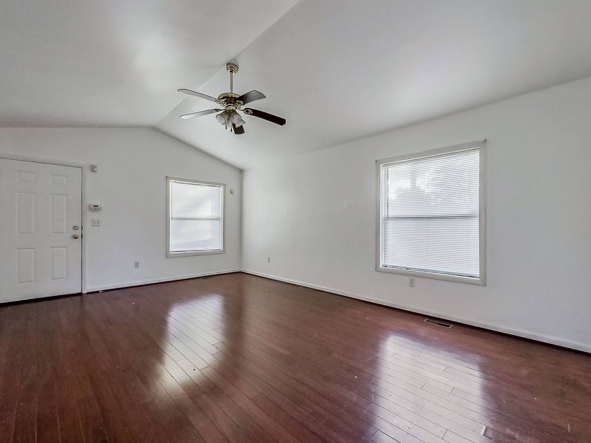 House for rent at 49 Oakhill St, Pontiac, MI 48342