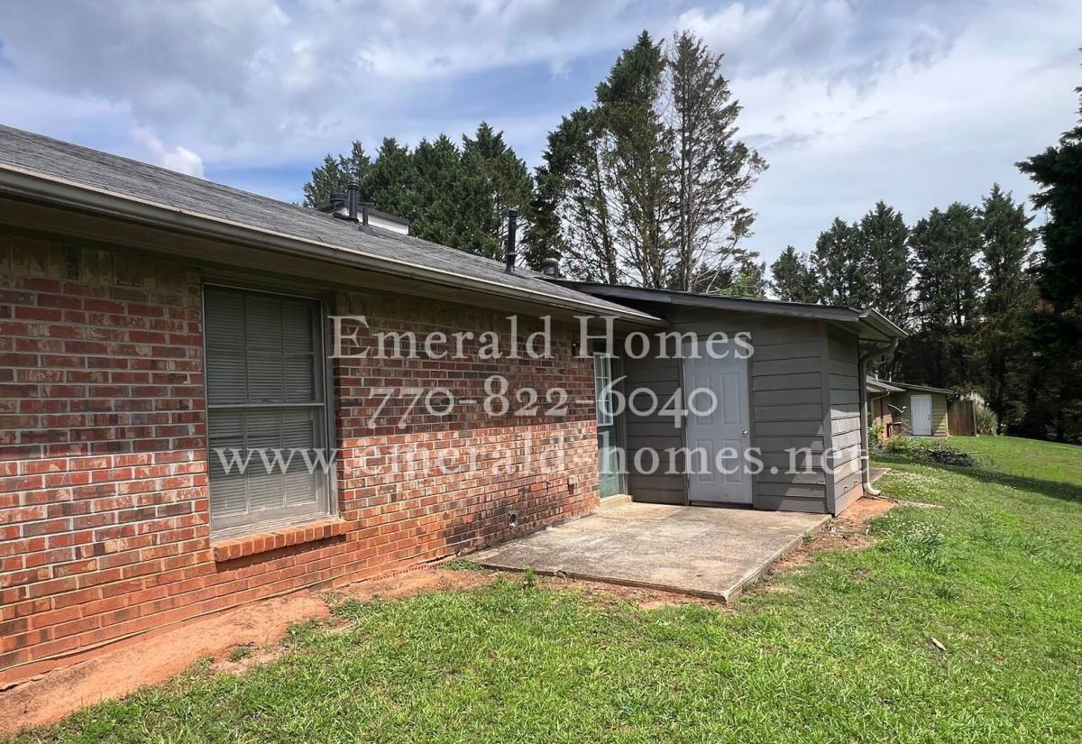 Apartment for rent at 2335-2337 Rosedale Rd, Snellville, GA 30078