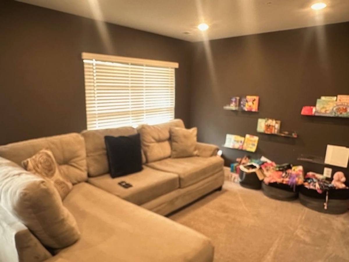 Townhouse for rent at 7941 Potter Place, Elkridge, MD 21075