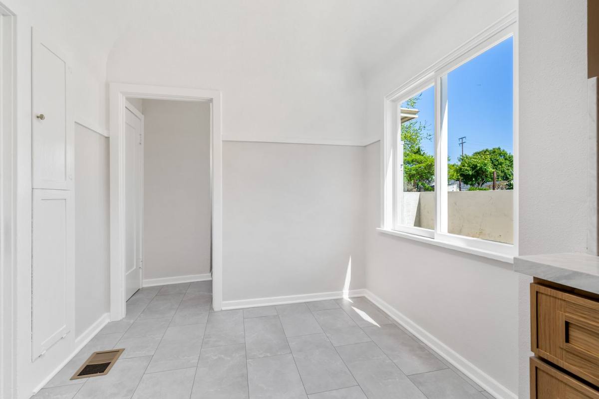 Apartment for rent at 553 N Pine St, Orange, CA 92867