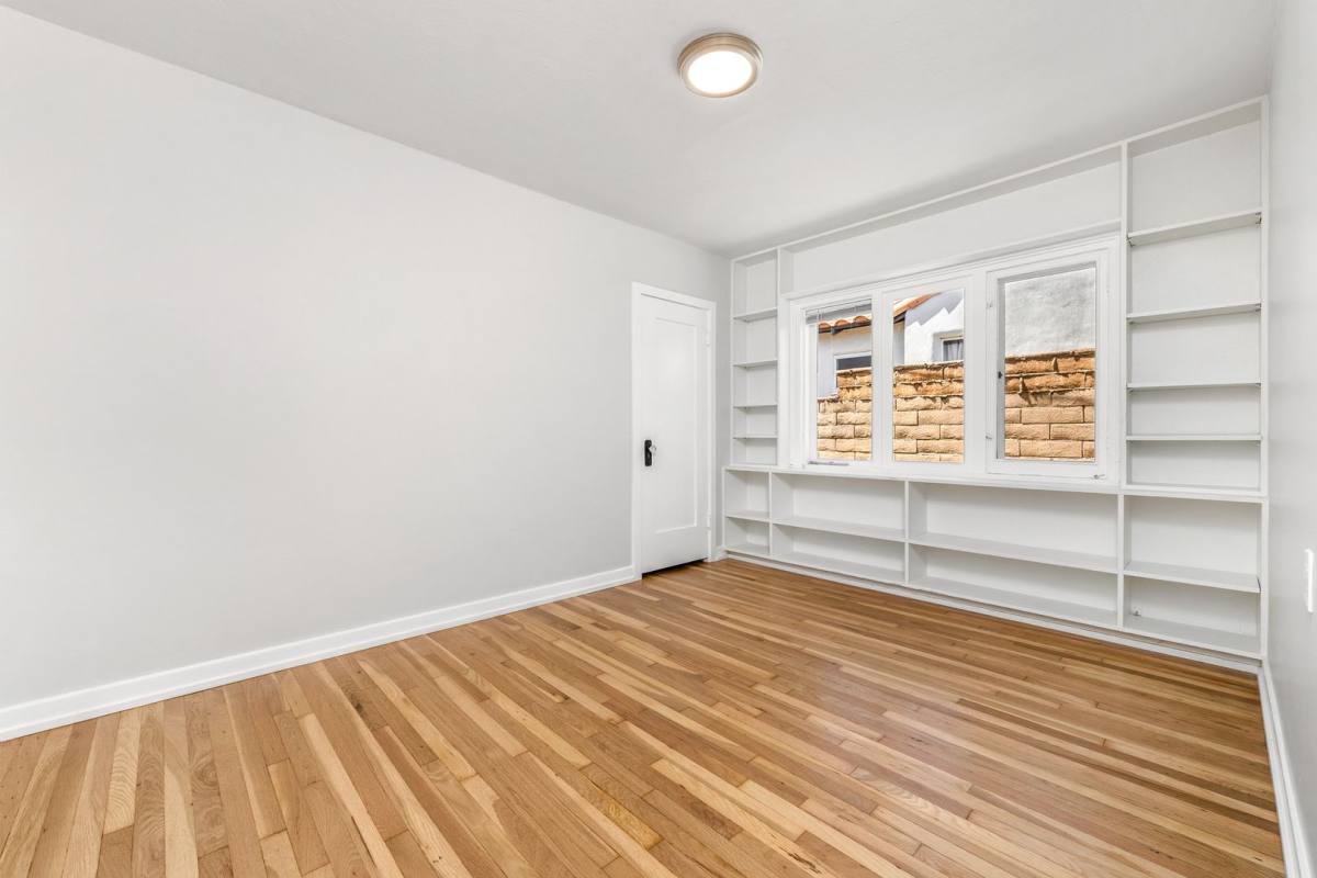 Apartment for rent at 553 N Pine St, Orange, CA 92867
