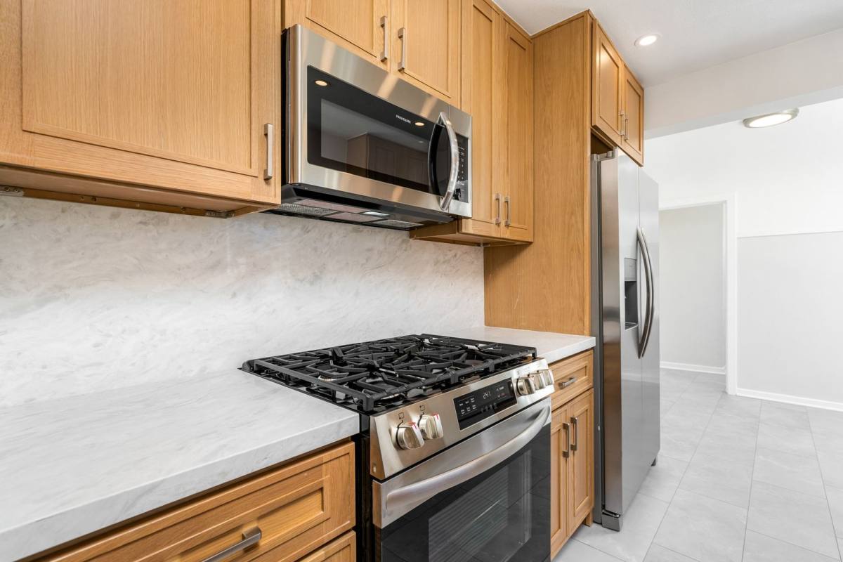 Apartment for rent at 553 N Pine St, Orange, CA 92867