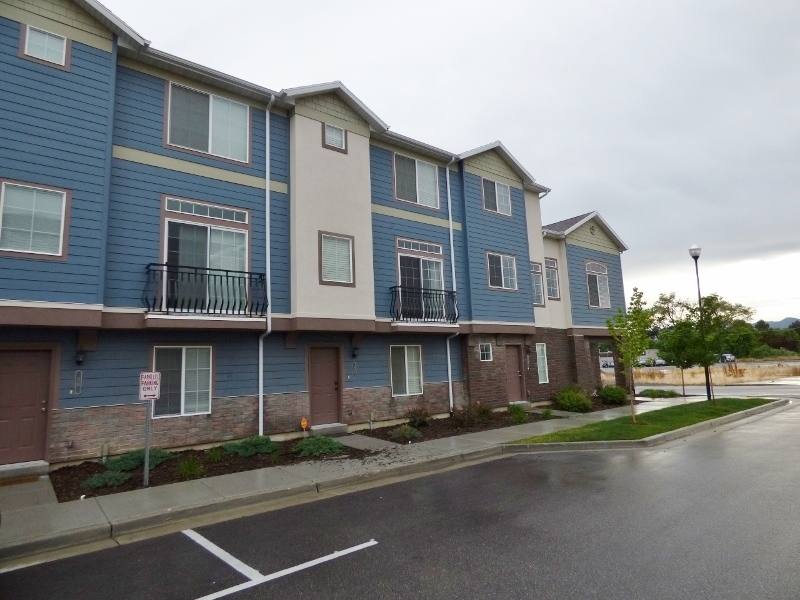 Townhouse for rent at 24 E Opequon Rd, Sandy, UT 84070
