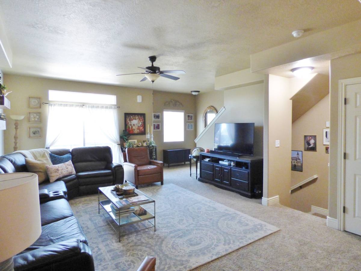 Townhouse for rent at 24 E Opequon Rd, Sandy, UT 84070