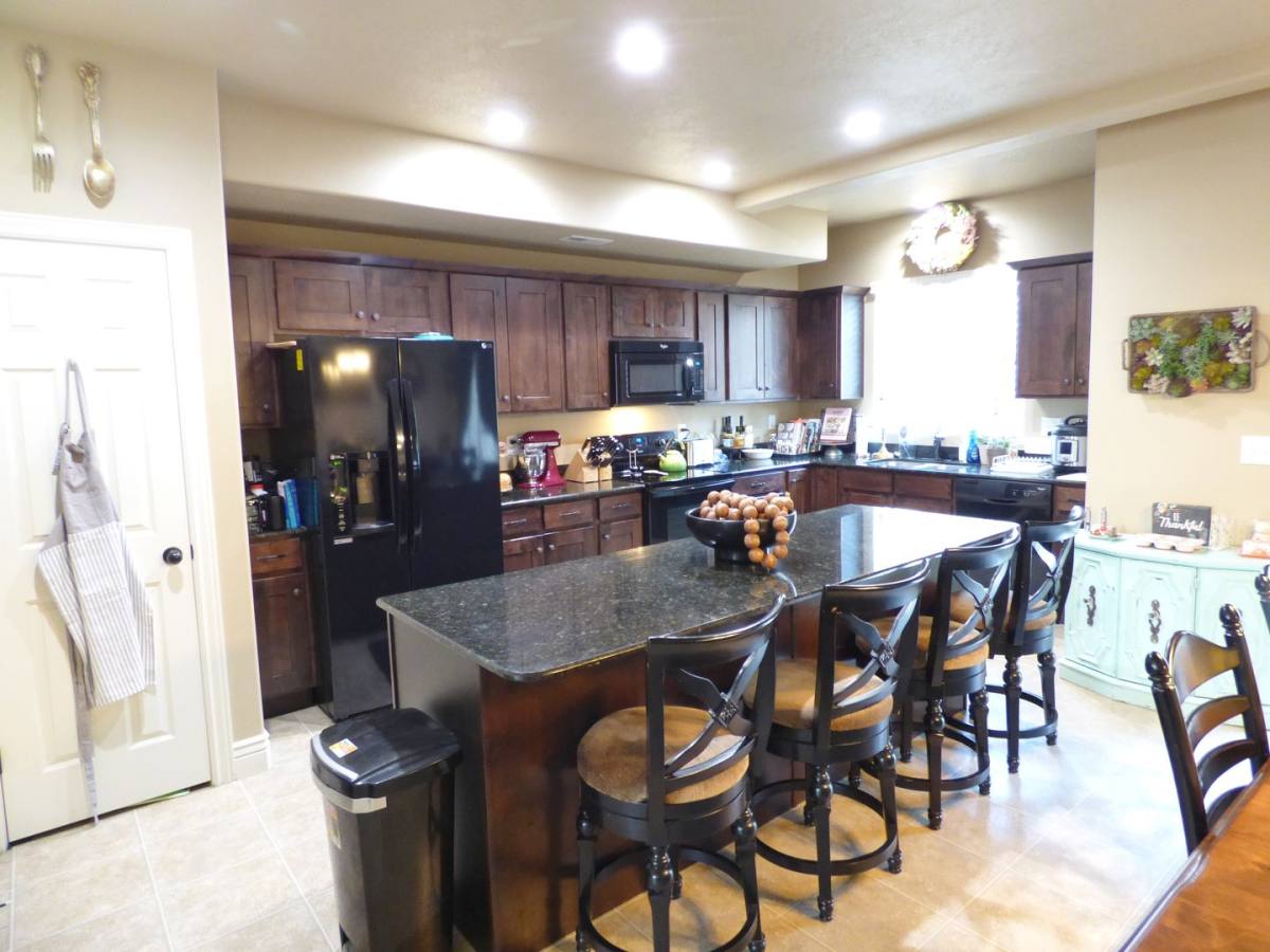 Townhouse for rent at 24 E Opequon Rd, Sandy, UT 84070