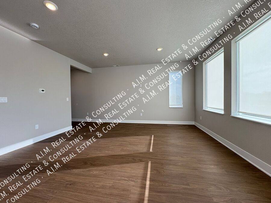 House for rent at 284 NW Caspian Court, Waukee, IA 50263