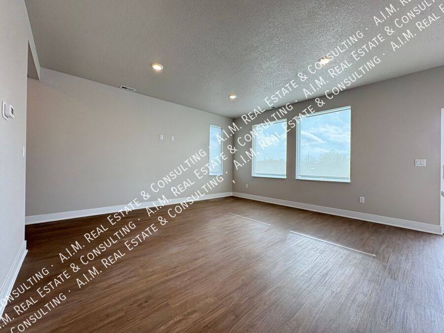 House for rent at 284 NW Caspian Court, Waukee, IA 50263