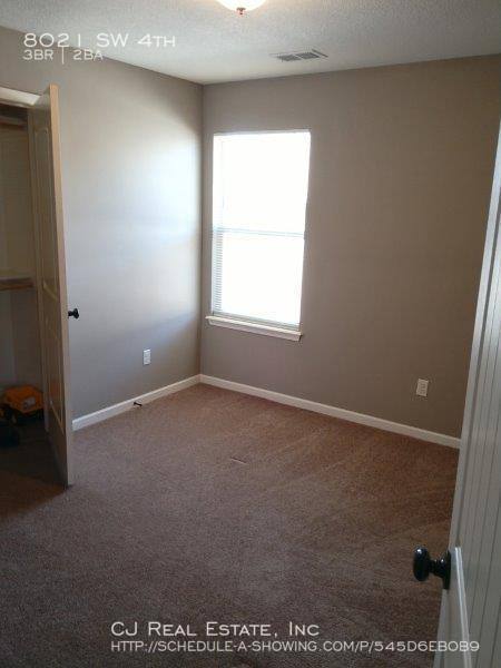 House for rent at 8021 SW 4th, Blue Springs, MO 64014