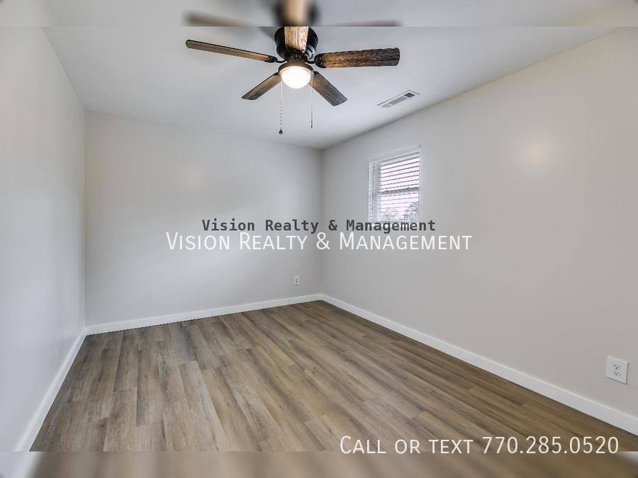 Townhouse for rent at 409 Tallapoosa St #1, Bremen, GA 30110