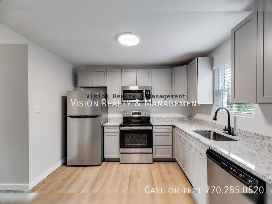 Townhouse for rent at 409 Tallapoosa St #1, Bremen, GA 30110