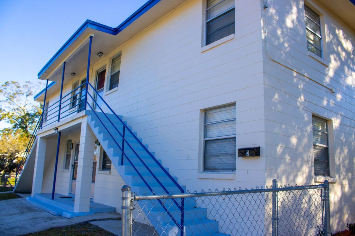 Apartment for rent at 1415 Powhattan St, Jacksonville, FL 32209