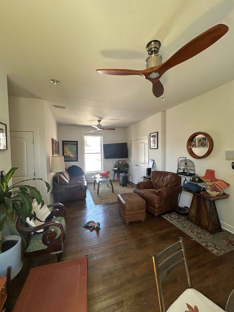 Apartment for rent at 2247 W Thomas #2R, Chicago, IL 60622