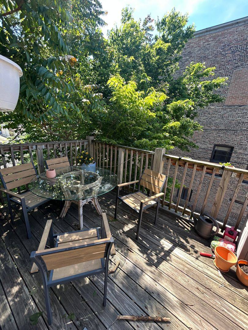 Apartment for rent at 2247 W Thomas #2R, Chicago, IL 60622
