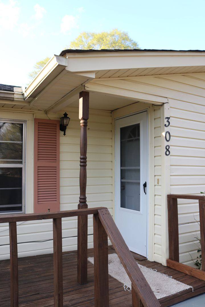House for rent at 308 W Warriner Ave, Shreveport, LA 71107