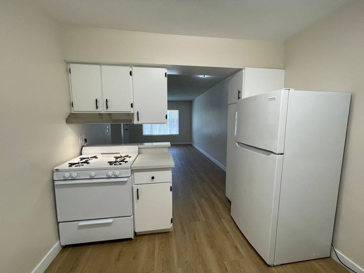 Apartment for rent at 1141 Molino Ave, Long Beach, CA 90804