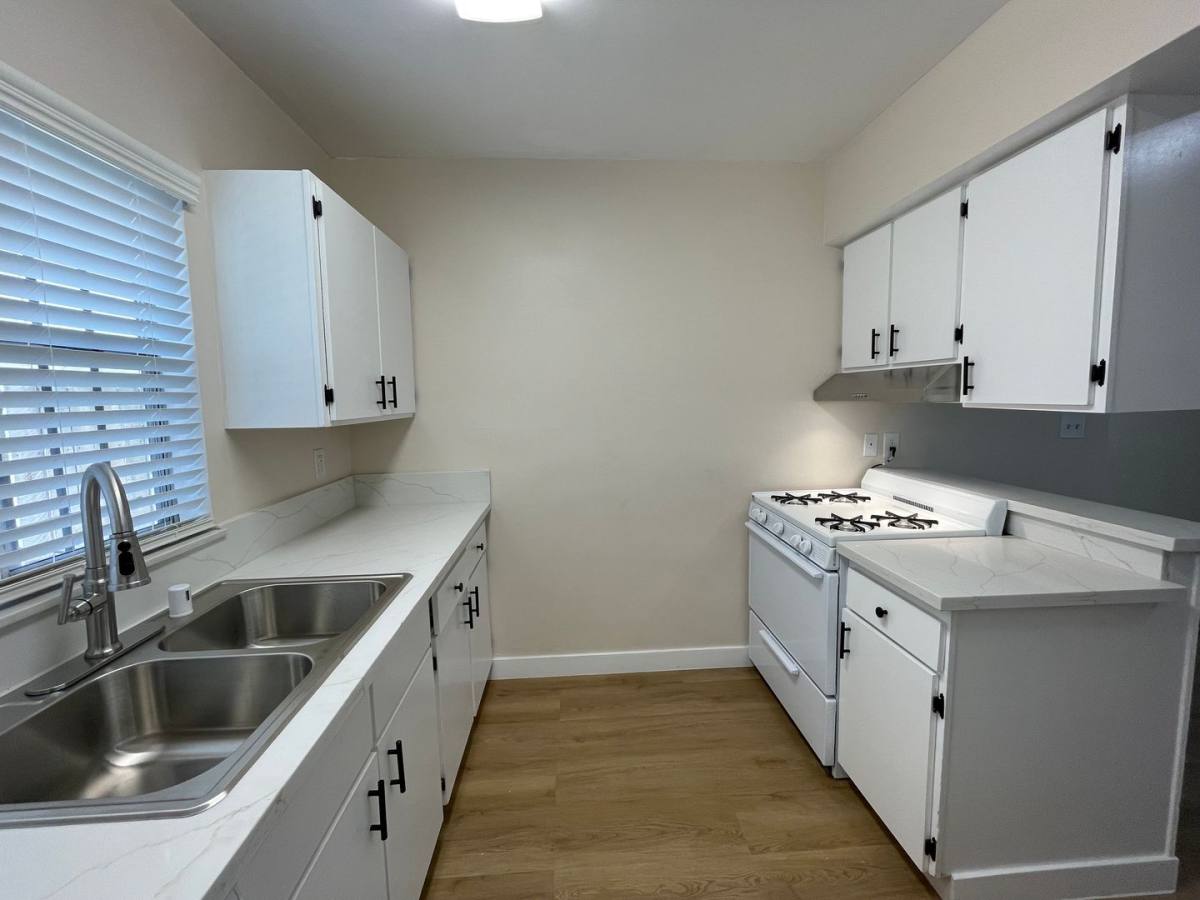 Apartment for rent at 1141 Molino Ave, Long Beach, CA 90804