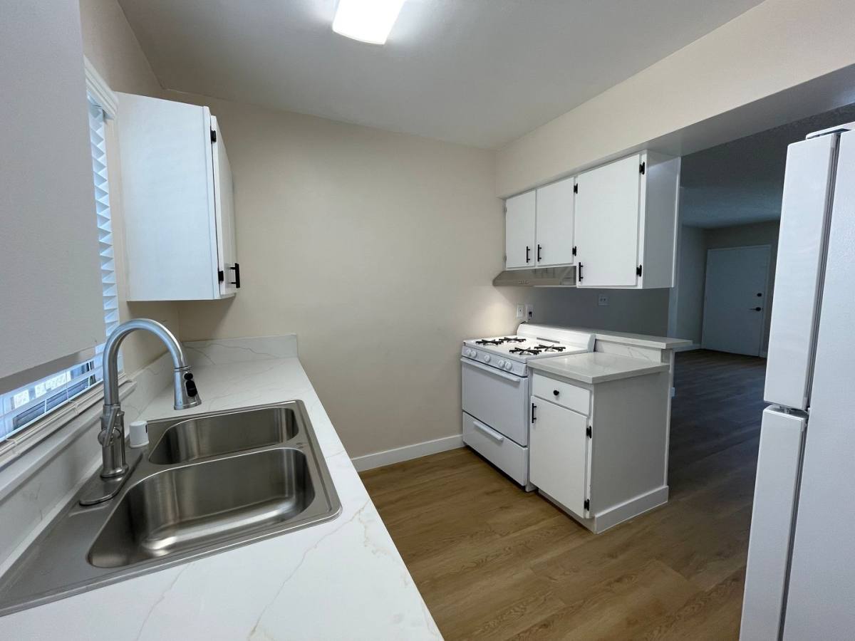 Apartment for rent at 1141 Molino Ave, Long Beach, CA 90804