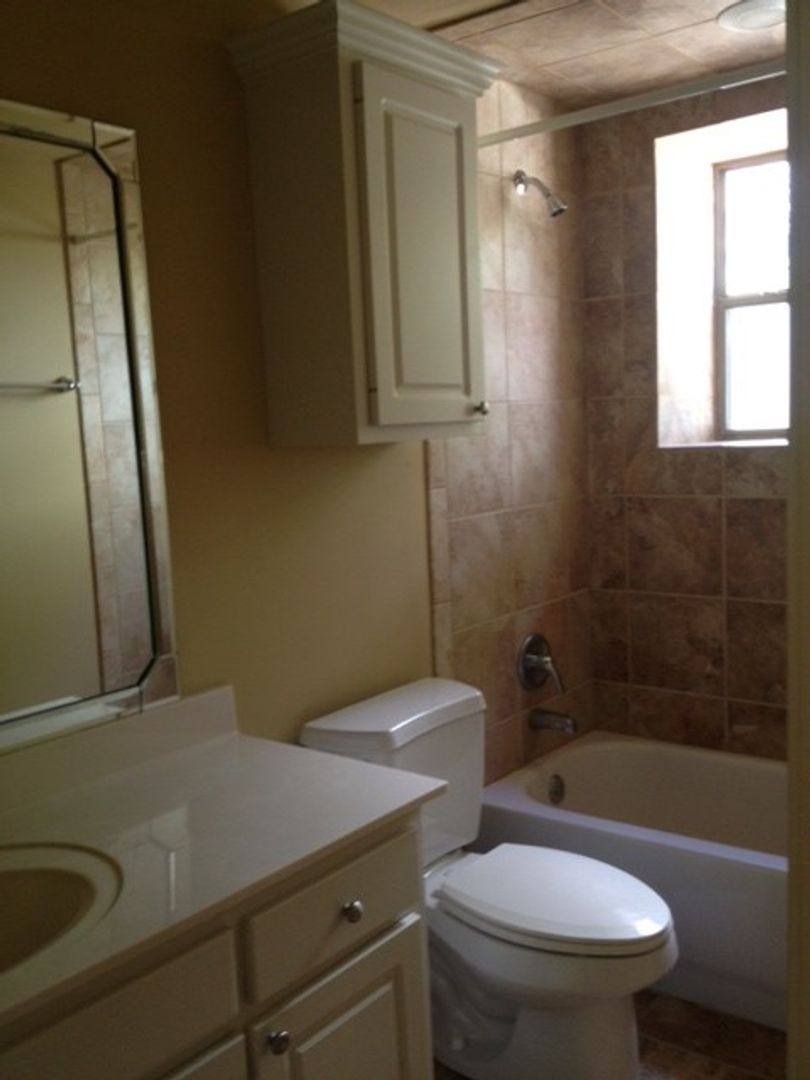Apartment for rent at 1290 Park Blvd, Baton Rouge, LA 70806