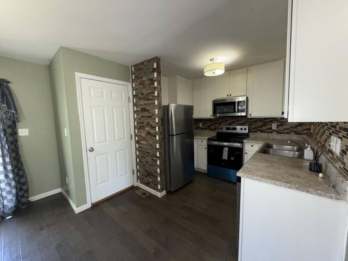 Townhouse for rent at 1835 Basston Dr, Saint Louis, MO 63146
