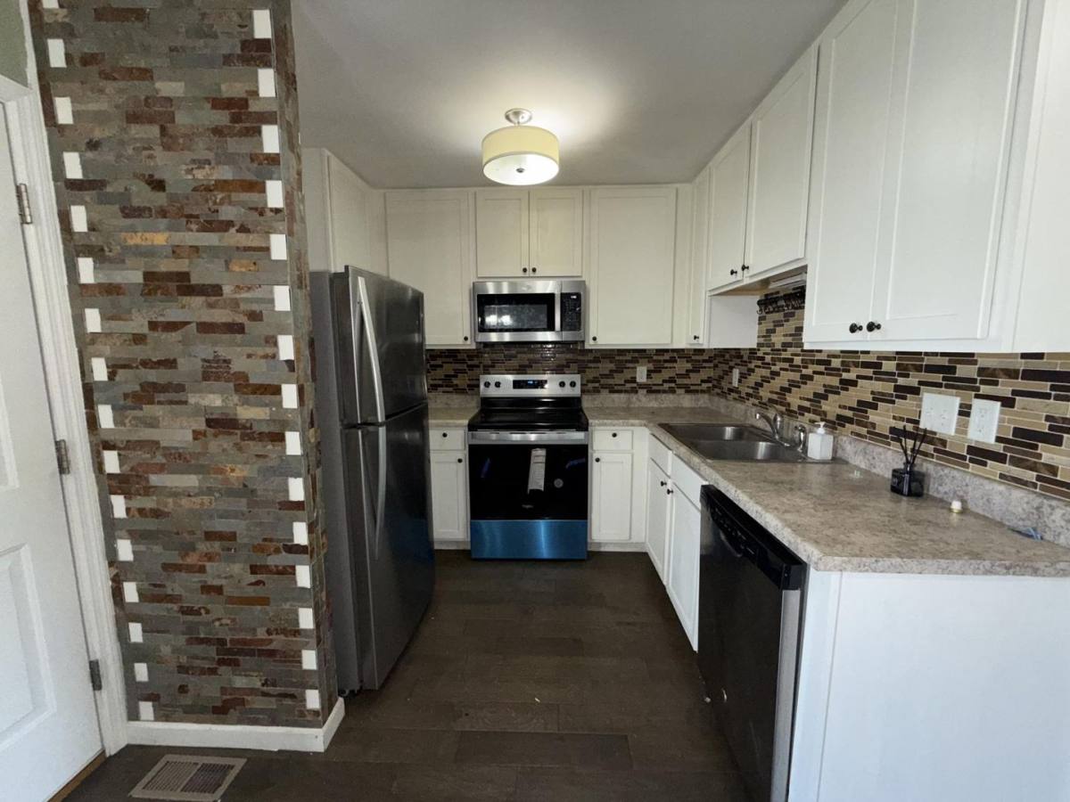 Townhouse for rent at 1835 Basston Dr, Saint Louis, MO 63146