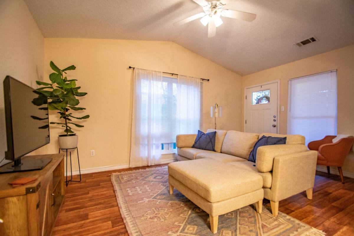 House for rent at 1817 Lipscomb St, Fort Worth, TX 76110
