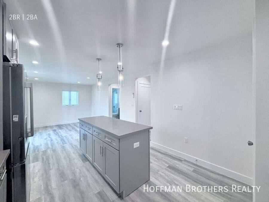 Apartment for rent at 315 N Detroit St #313-5, Los Angeles, CA 90036
