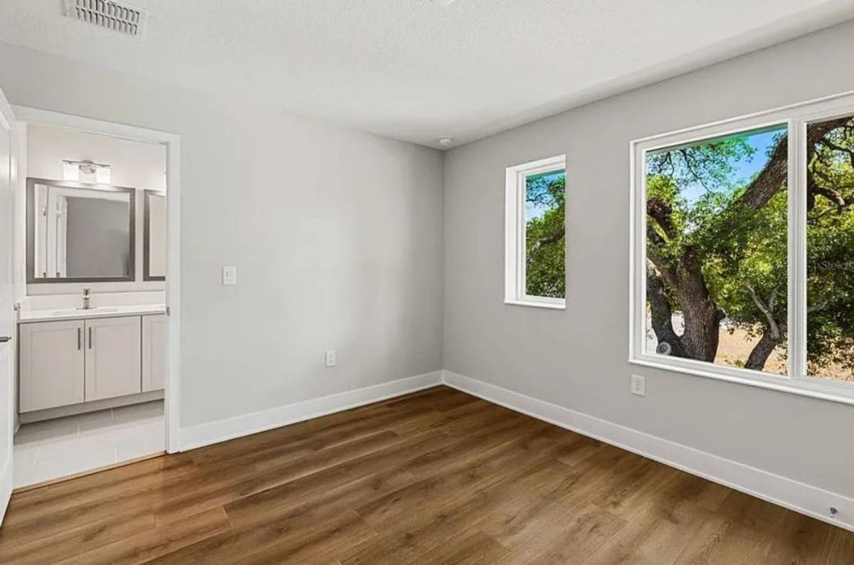 Townhouse for rent at 1005 W Cypress St, Tampa, FL 33606