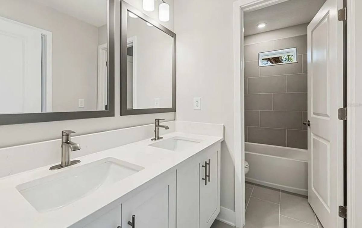 Townhouse for rent at 1005 W Cypress St, Tampa, FL 33606