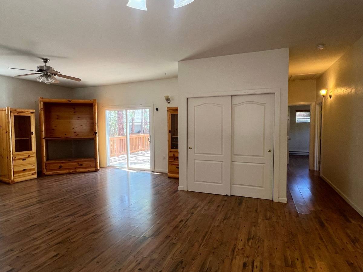 House for rent at 1976 Christmas Pine, Overgaard, AZ 85933