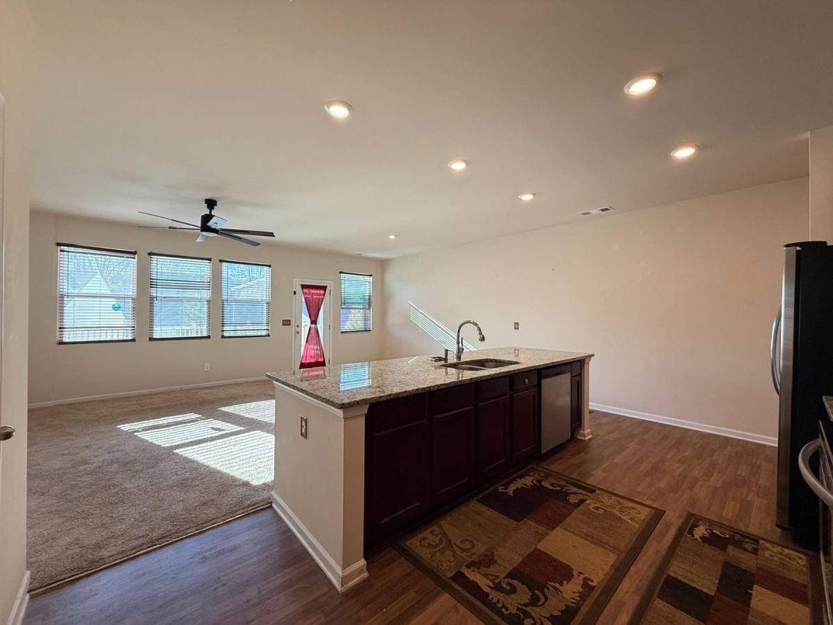 House for rent at 532 Ruths Dr, Woodstock, GA 30188
